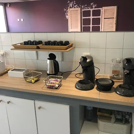 Aparthotel Paris Par Trains, Area, Avec Salle De Bain Et Kitchenette Privees, Ou, Avec Salles Bain Et Cuisines Communes 3*